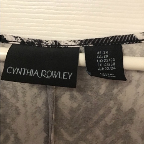 Plus Size Cynthia Rowley Dress - Picture 3 of 4